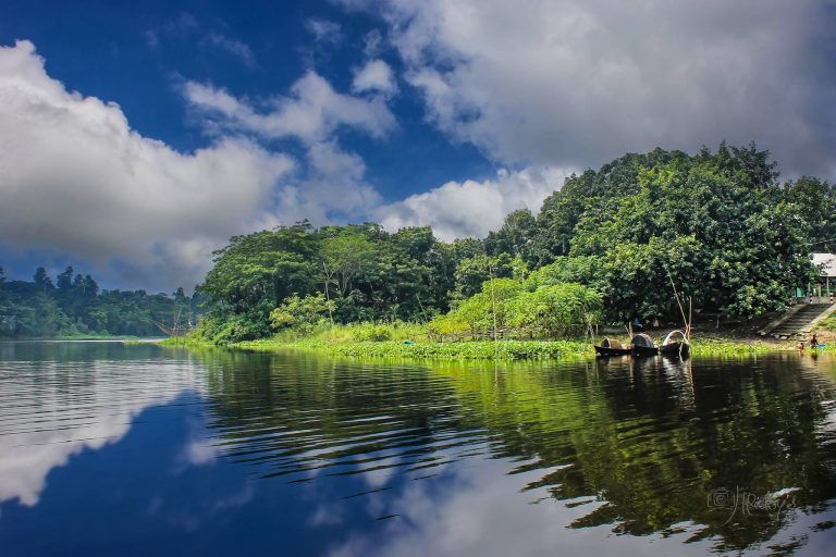 বাদল গেছে টুটি