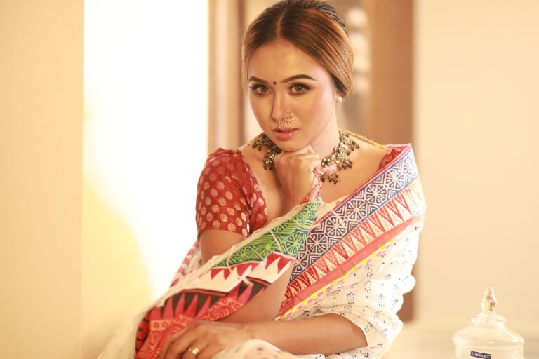 রোদ-বৃষ্টির দিনে পুজোর সাজ