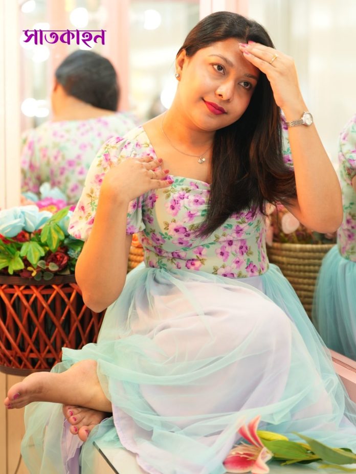 মডেল: ঈশিতা; ছবি: মঞ্জুরুল আলম