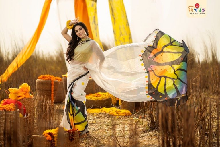 পোশাকে ফাগুন