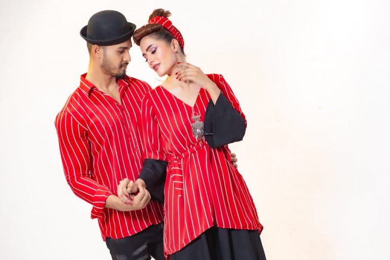 যুগল পোশাকে ভালোবাসা দিবস