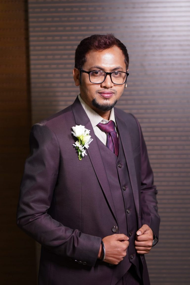 বিউটি আর্টিস্ট হিসেবে পুরুষকে সহজে গ্রহণ করে না