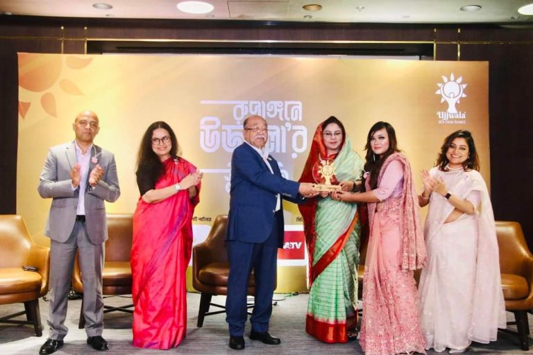 ‘স্বাবলম্বী হতে না পারলে সমাজে মেয়েদের কদর নেই’