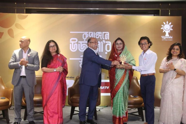 উজ্জ্বলা সব বাধা পেরোতে সাহায্য করেছে