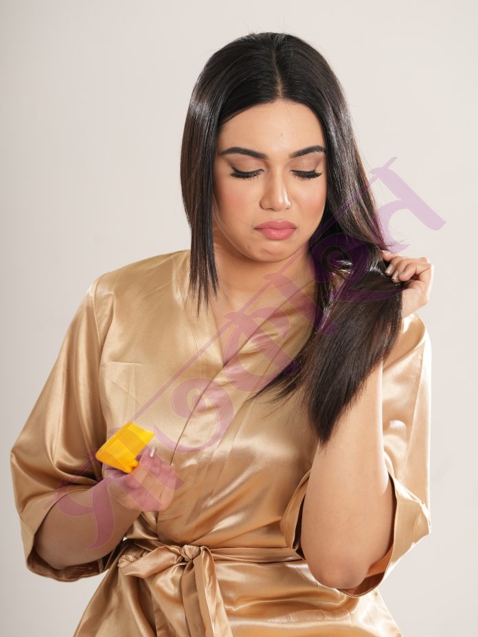 মডেল: শিমু; ছবি: মঞ্জুরুল আলম