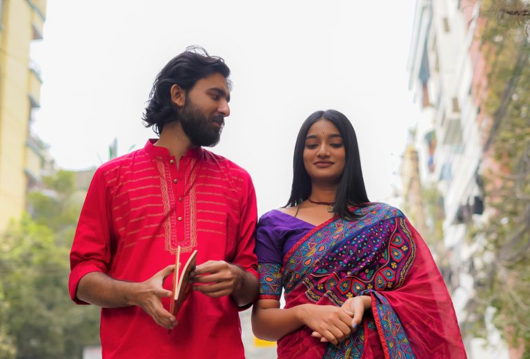 ছবিতে ভালোবাসার গল্প কে ক্র্যাফটের