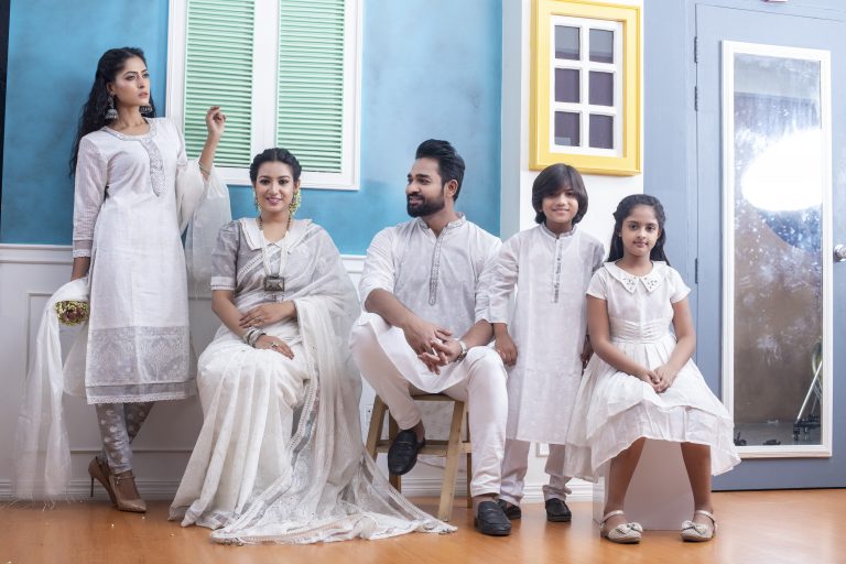 ঈদ পোশাকে স্বাচ্ছন্দ্য ও আভিজাত্যের মিশ্রণ