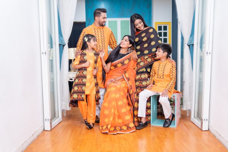 রঙ বাংলাদেশের পোশাকে ঈদের আমেজ