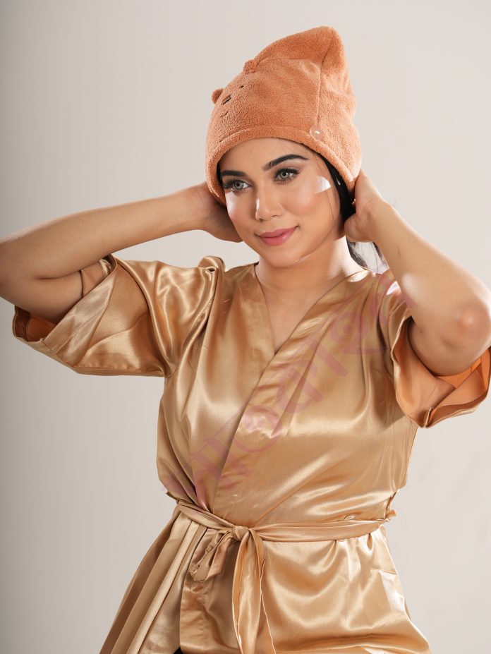 মডেল: শিমু; ছবি: মঞ্জুরুল আলম