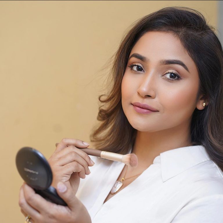 শীতে মেকআপের আগে ত্বক প্রস্তুত করবেন কীভাবে?