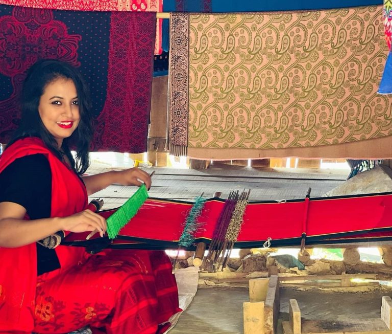 দেশীয় চাদরে আভিজাত্য