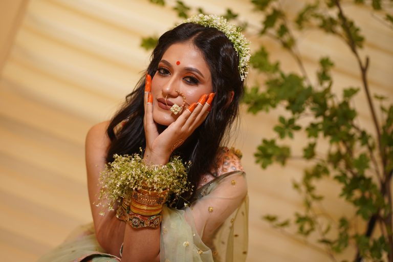 ফুলের গহনায় সাজি ফাল্গুনে