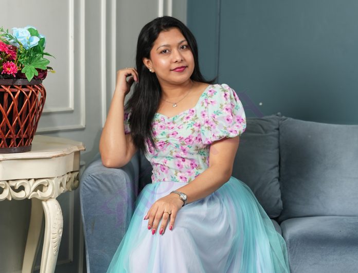 মডেল: ঈশিতা; ছবি: মঞ্জুরুল আলম