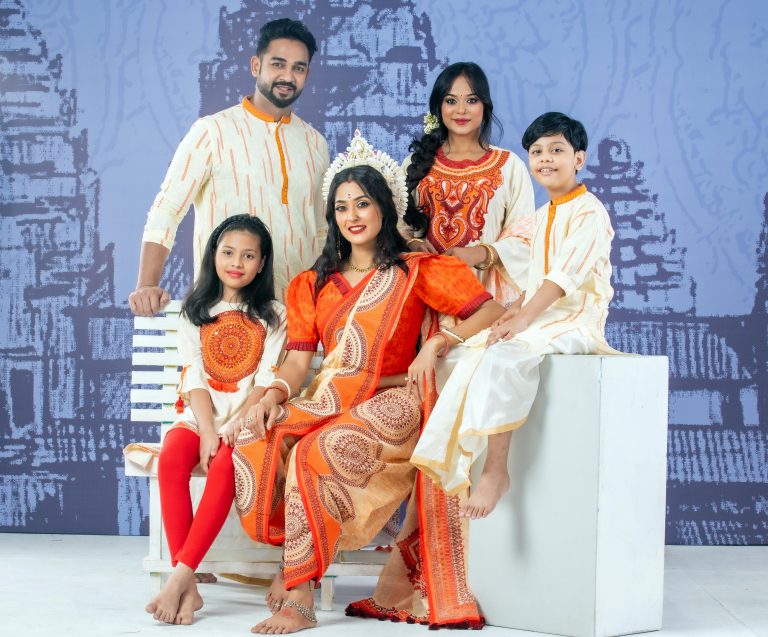 দুর্গোৎসবের পোশাক নিয়ে রঙ বাংলাদেশ