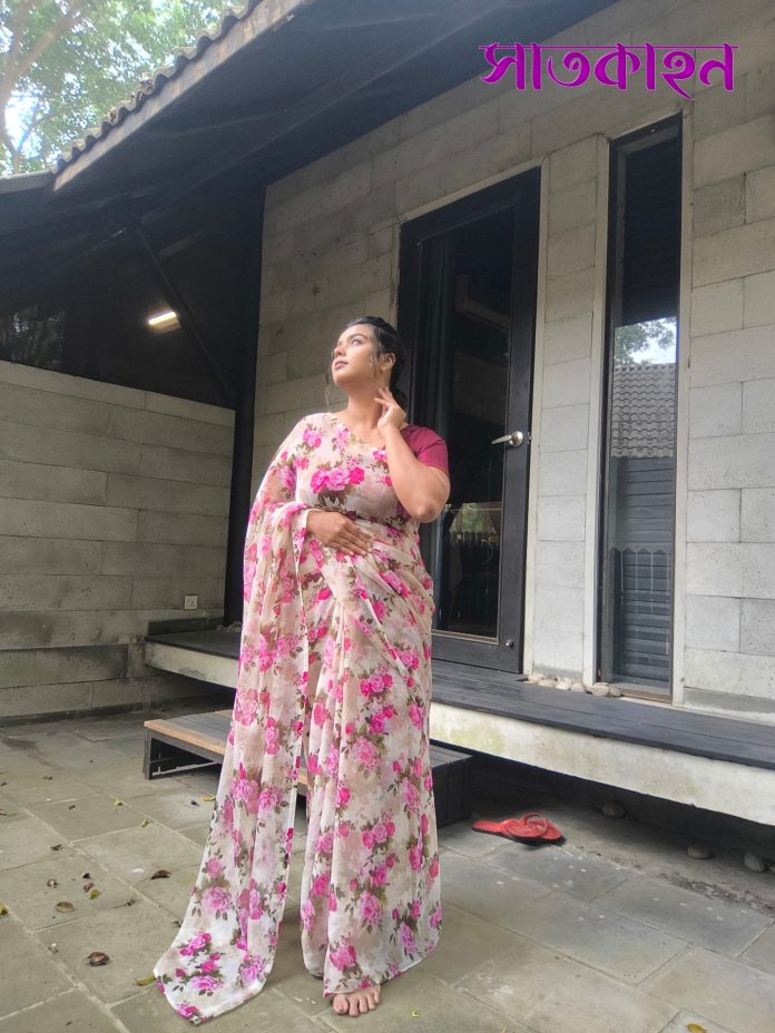 মডেল: আশরাফুন্নেসা হিয়া ( ফ্যাশন ডিজাইনার); ছবি: সাতকাহন২৪.কম