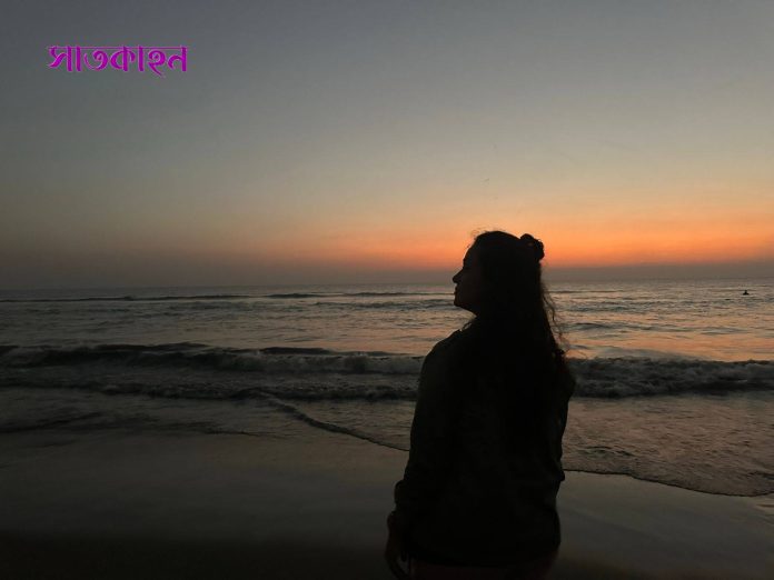 ক্যাপশন: অ্যাংজাইটি অ্যাটাক থেকে মুক্তি পেতে মনে মনে কোনো শান্তিপূর্ণ জায়গায় গেছেন এমন কল্পনা করুন। মডেল: সুপ্রিতী