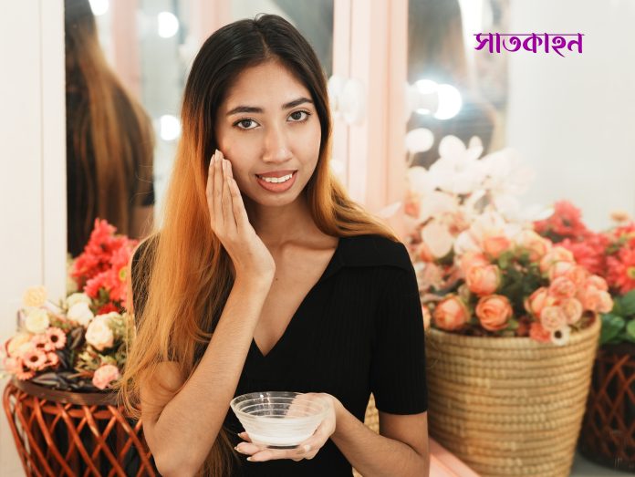 ক্যাপশন: নারকেল তেল ত্বকের যত্নে উপকারী। ছবি: সংগৃহীত